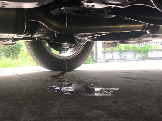 Dầu xe bị rò rỉ