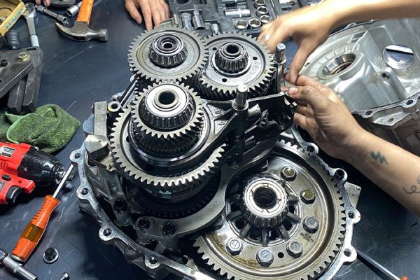 Kiểm tra hộp số ô tô