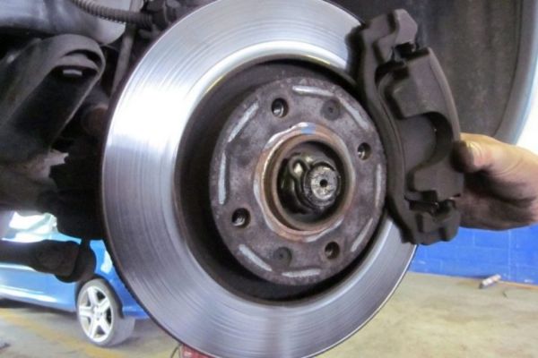 bảo dưỡng phanh xe ô tô