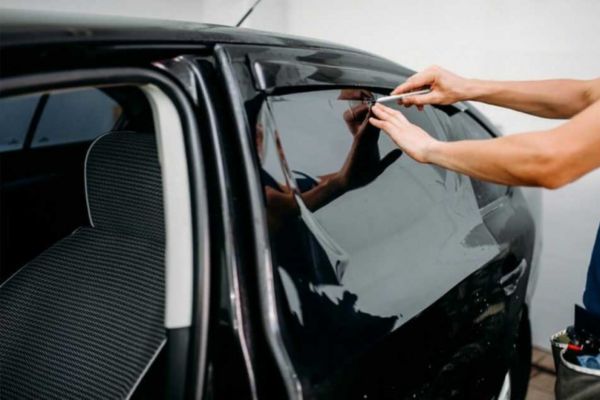 Cách dán decal nội thất ô tô: từng bước thi công thực tế