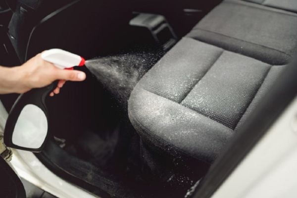 Cách dọn nội thất xe ô tô: khử mùi, diệt khuẩn và duy trì