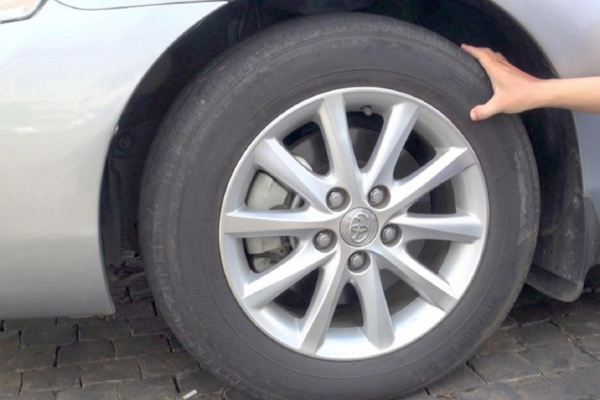 Lốp xe sẽ bị mòn sau một thời gian sử dụng